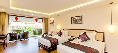 Biệt Thự Suite Charm Nhìn Ra Hồ Bơi